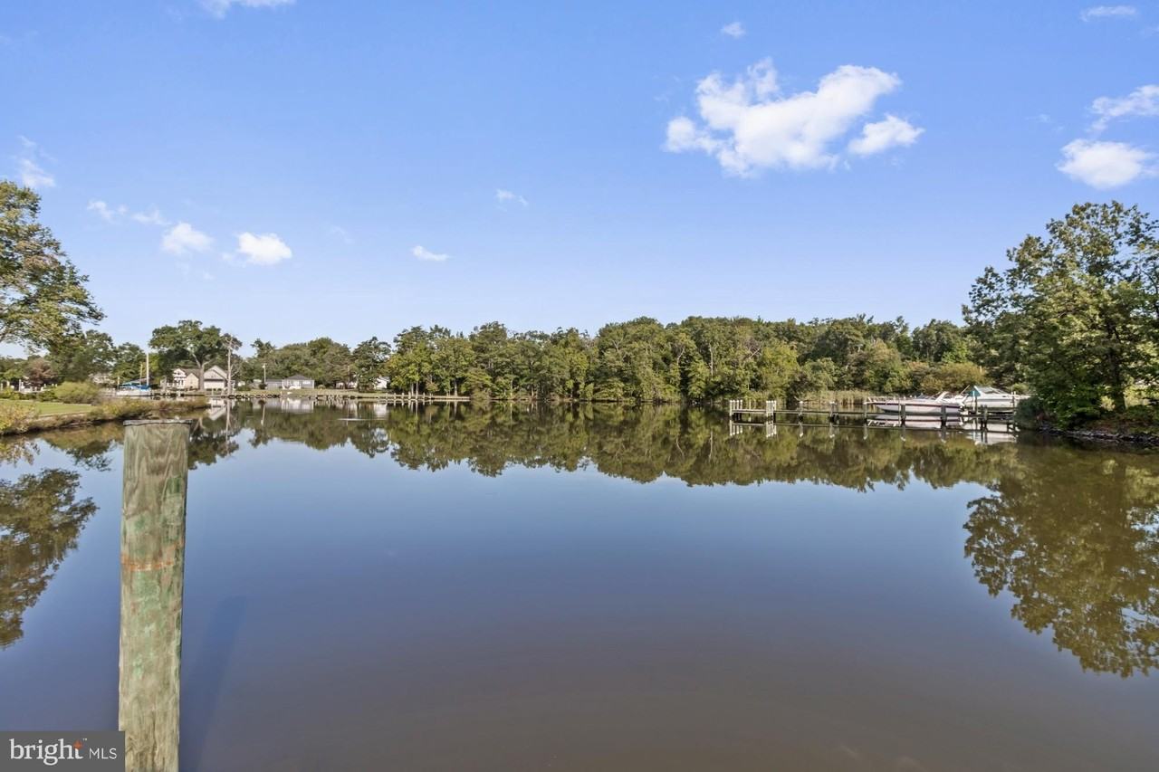 3622 Claires Ln - Photo 5 of 43