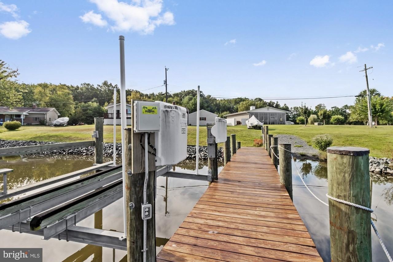 3622 Claires Ln - Photo 6 of 43