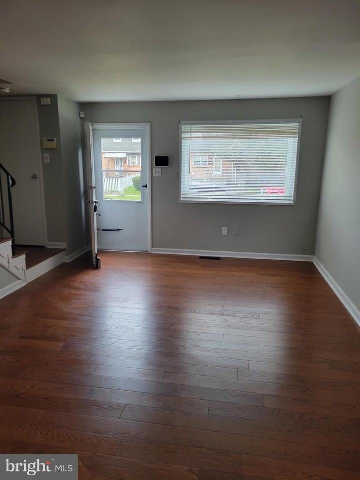 630 Kingston Rd - Photo 6 of 34