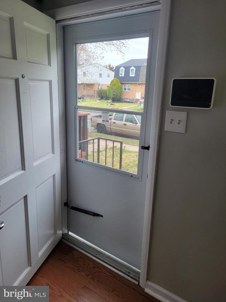 630 Kingston Rd - Photo 7 of 34