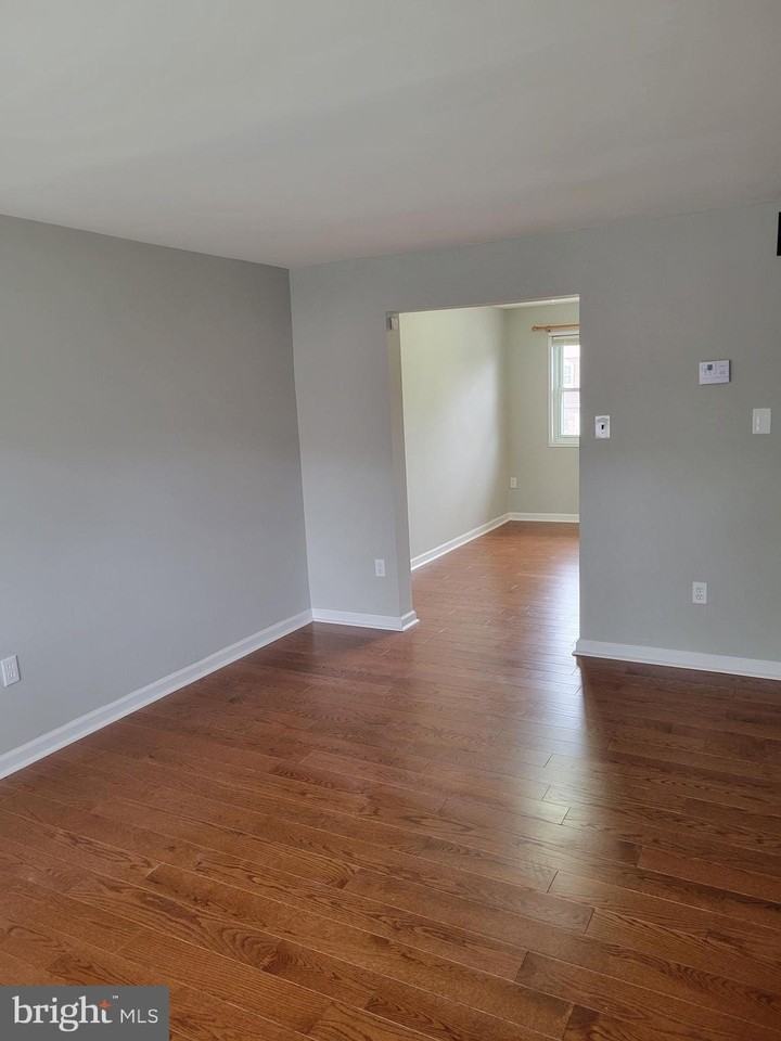 630 Kingston Rd - Photo 5 of 34