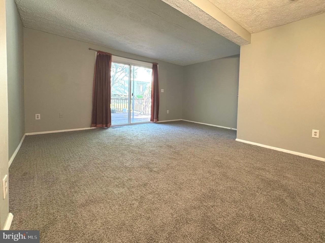 95 Stillwood Circle - Photo 6 of 21