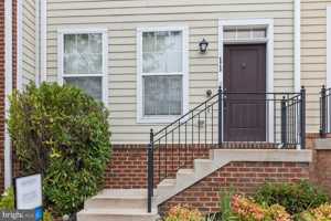 featured image of 11 Gardenside Pl