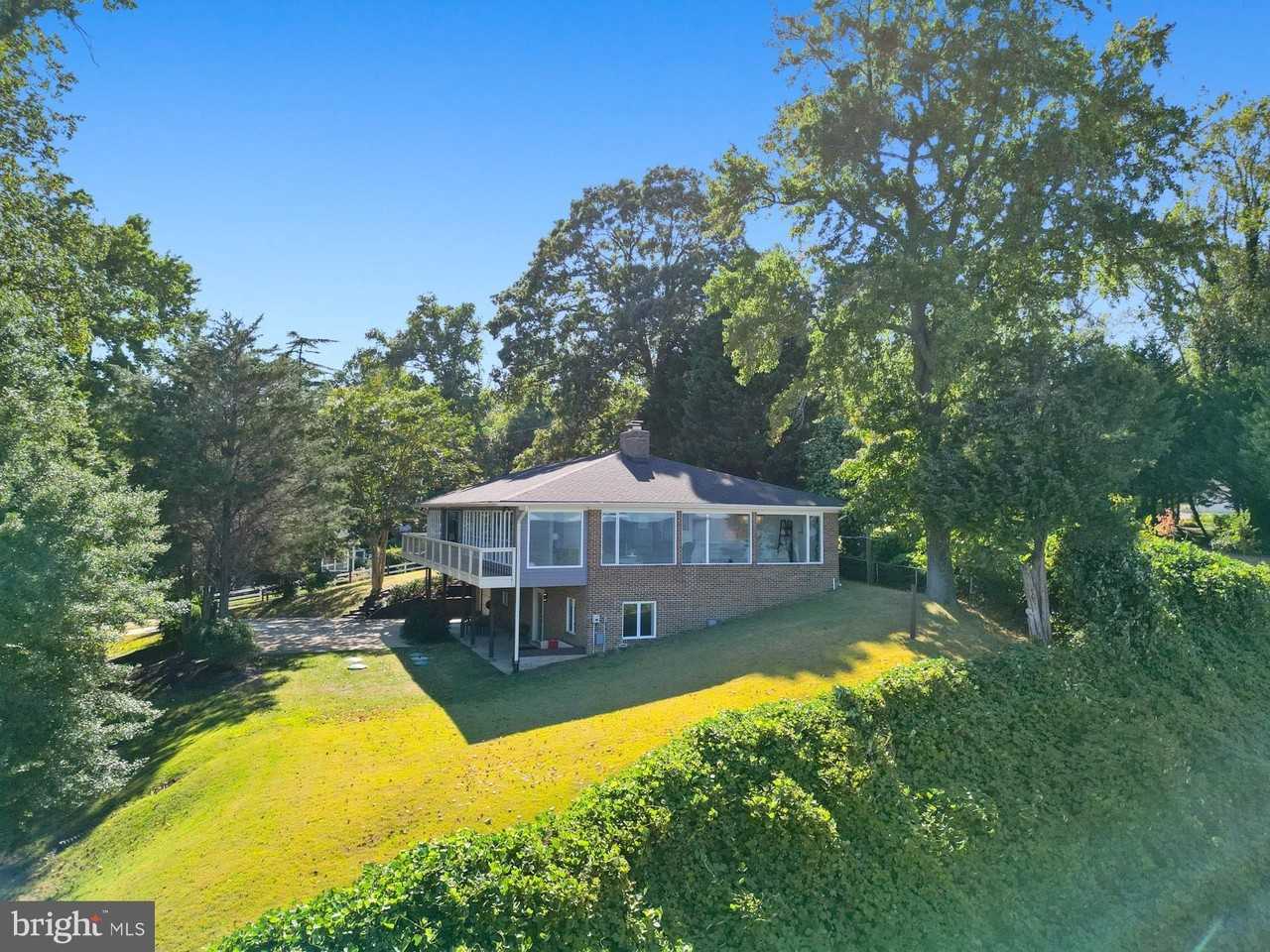 5510 Beach Street - Photo 6 of 50