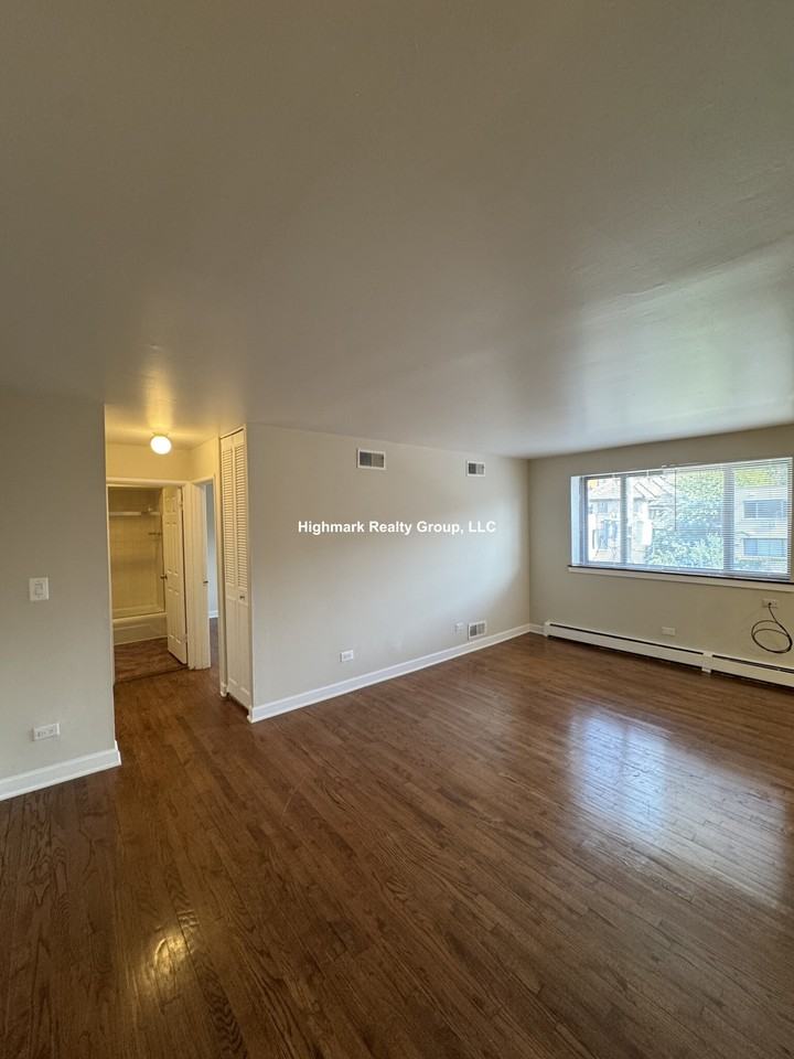 6011 N Winthrop Ave #501 - Photo 2 of 11