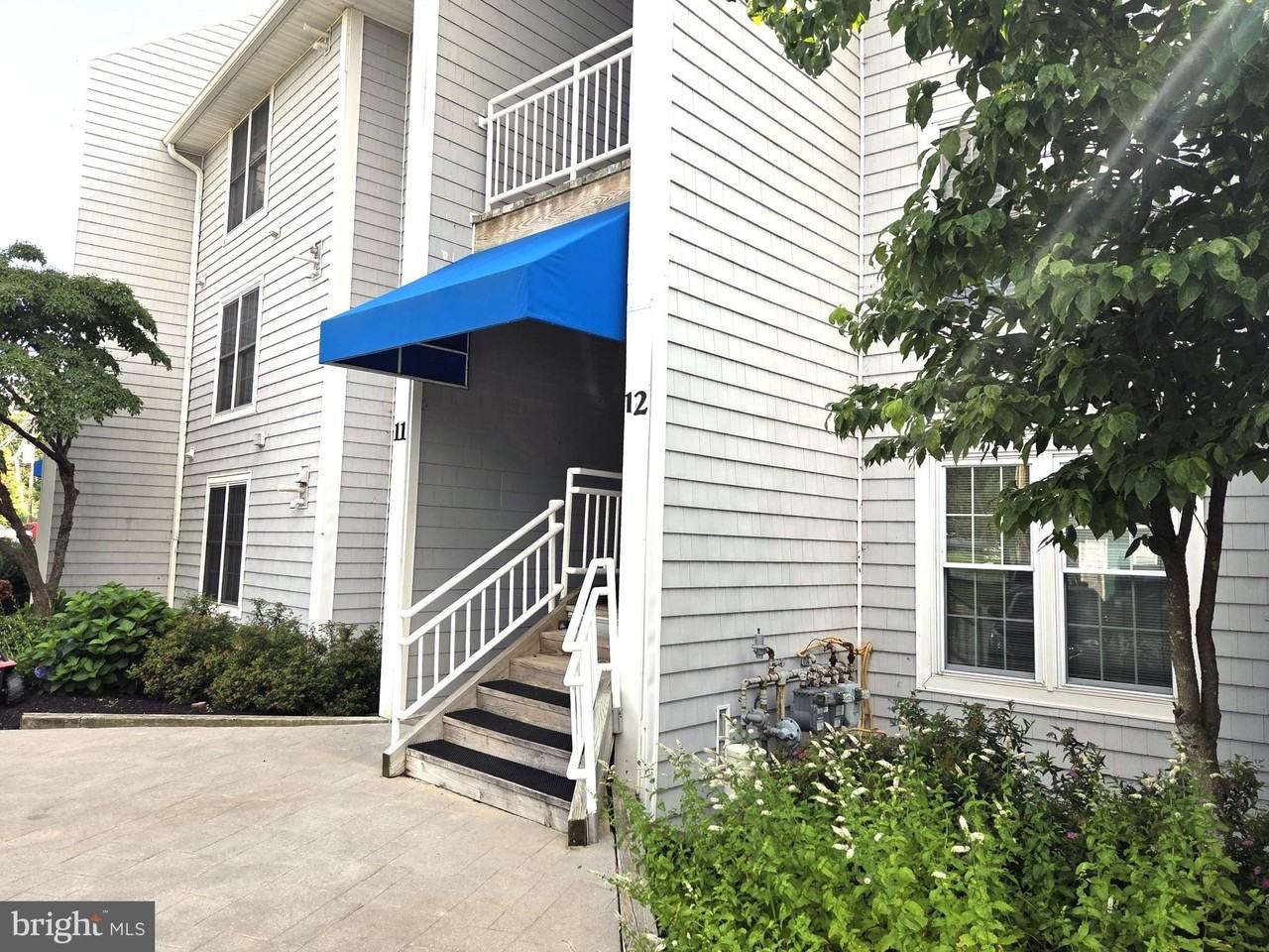 12 Owens Landing Ct Apt B - Photo 3 of 28