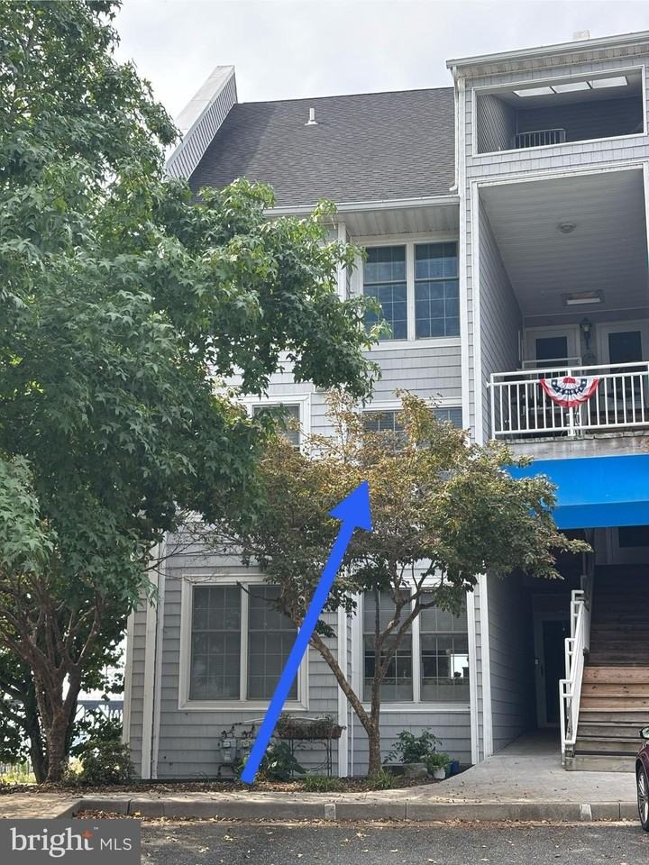 25 Owens Landing Ct Apt B - Photo 2 of 32