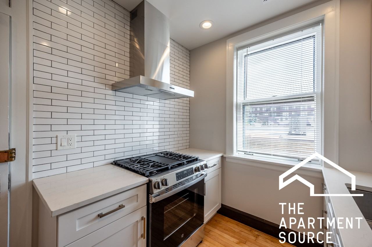 6411 N Talman Ave #302 - Photo 3 of 13