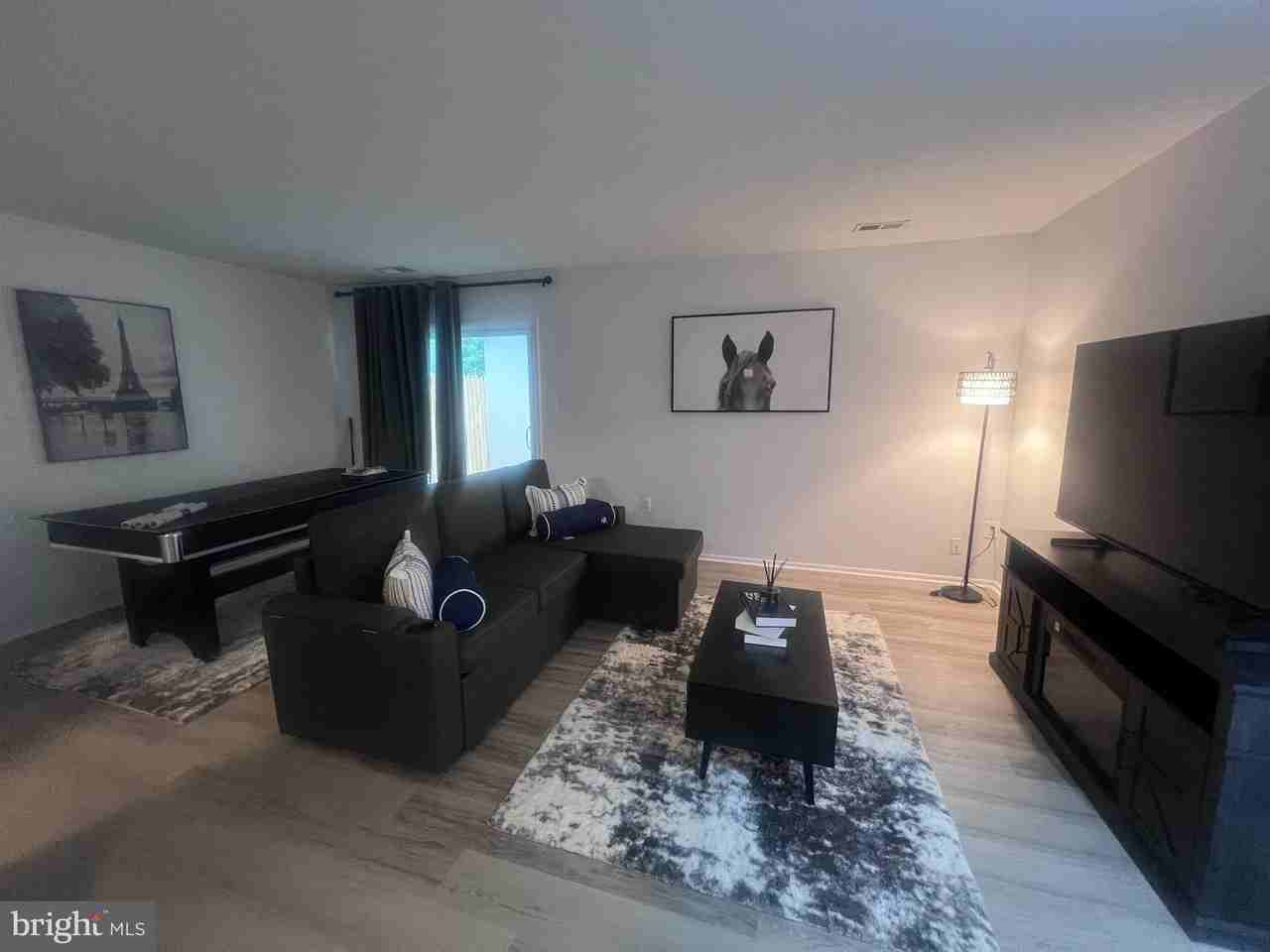 1013 Copperfield Ct - Photo 4 of 10