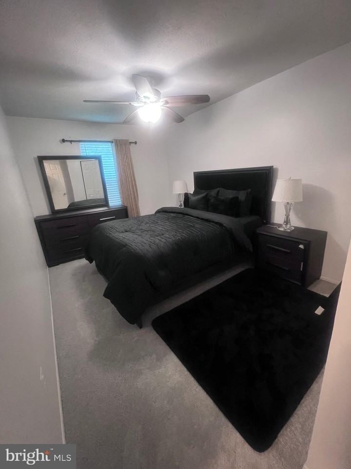 1013 Copperfield Ct - Photo 5 of 10