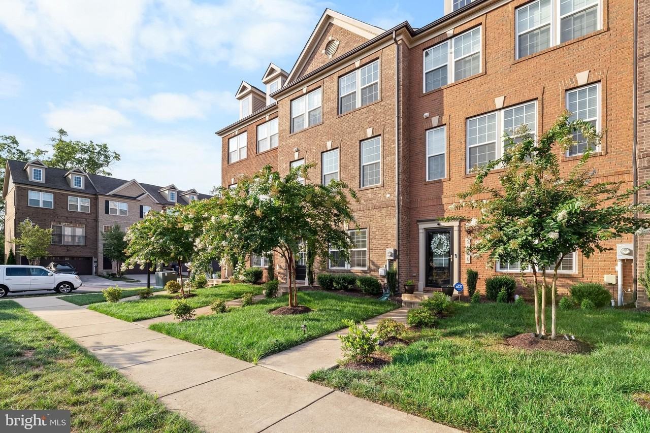 2962 Chalkstone Place - Photo 2 of 33