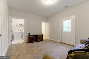 featured image of 976 Rye Dr