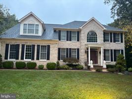 featured image of 9238 Crescent Ln