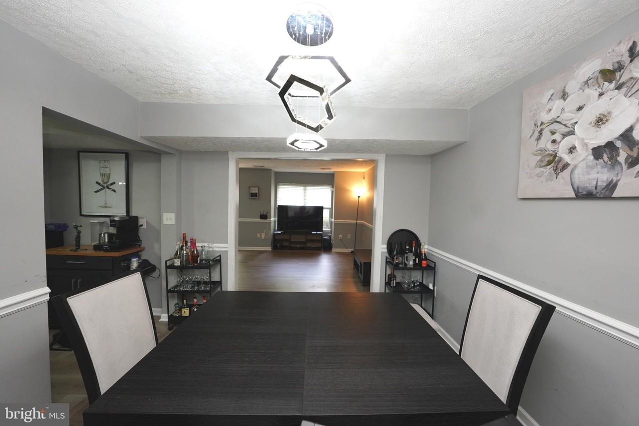 4120 Lancaster Cir - Photo 5 of 50