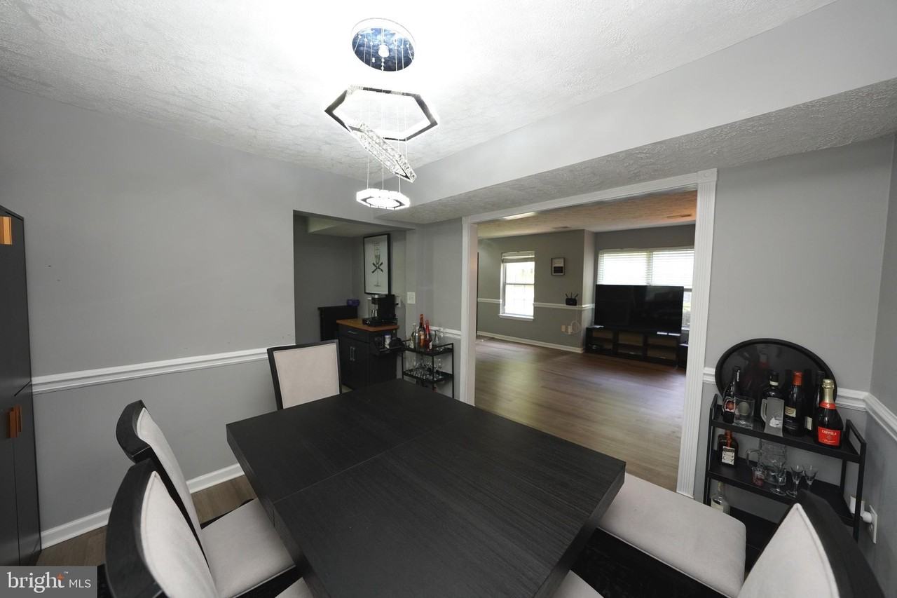 4120 Lancaster Cir - Photo 7 of 50