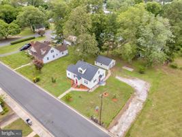 featured image of 202 Oak St