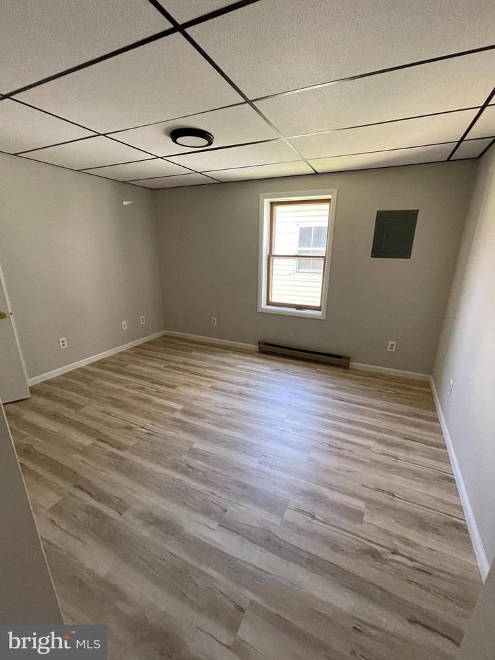 307 Willis Street - Photo 4 of 9