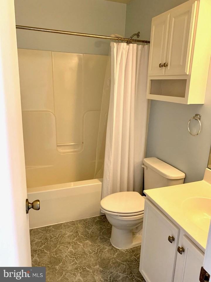 5006 Croydon Terrace - Photo 7 of 20