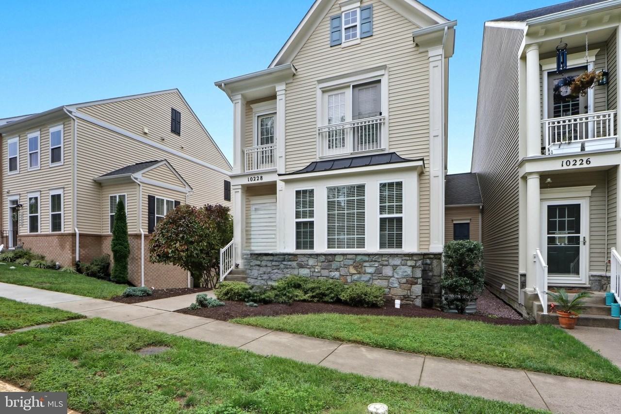 10228 Nuthatch Dr - Photo 3 of 38