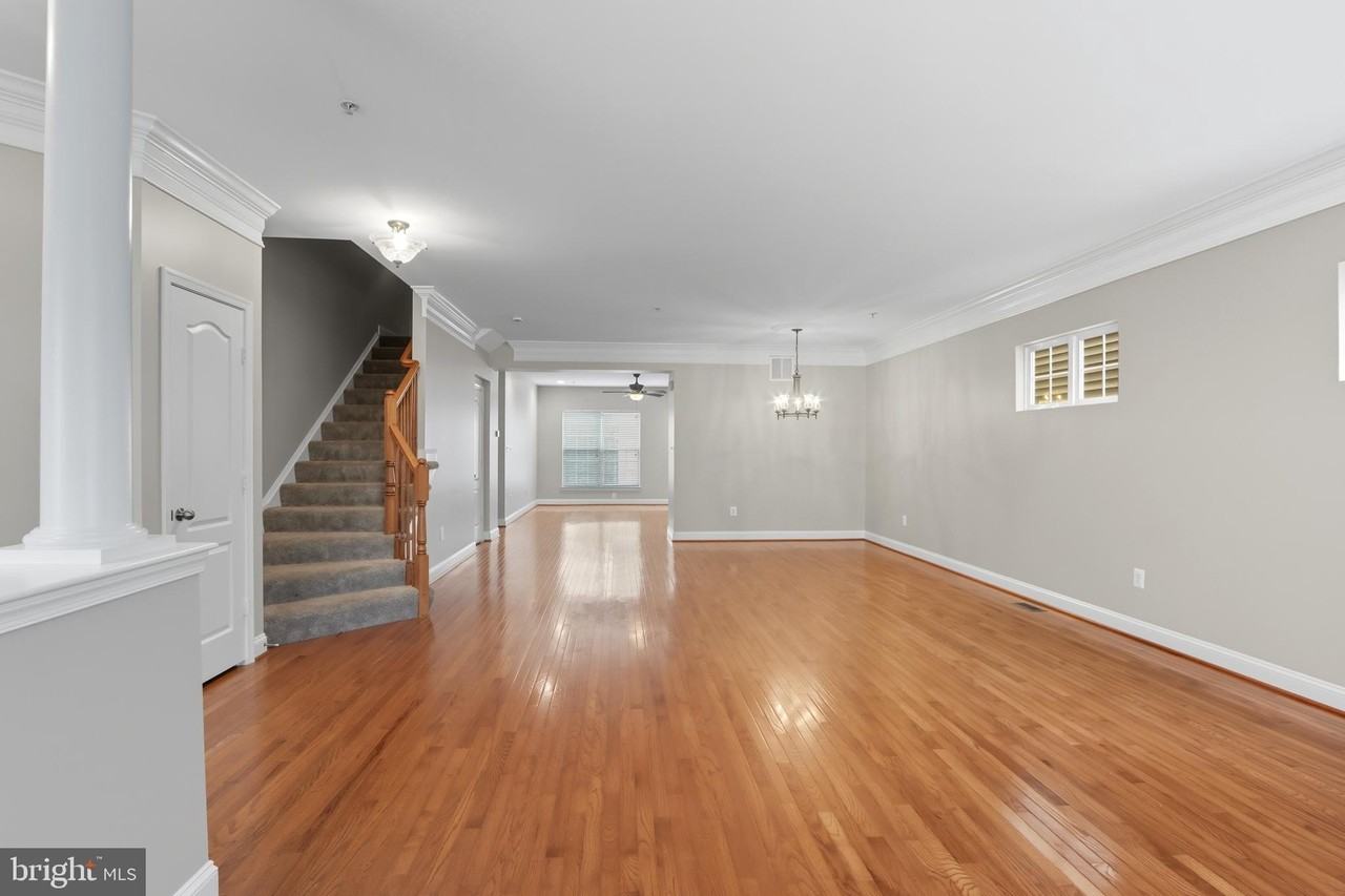 10228 Nuthatch Dr - Photo 5 of 38