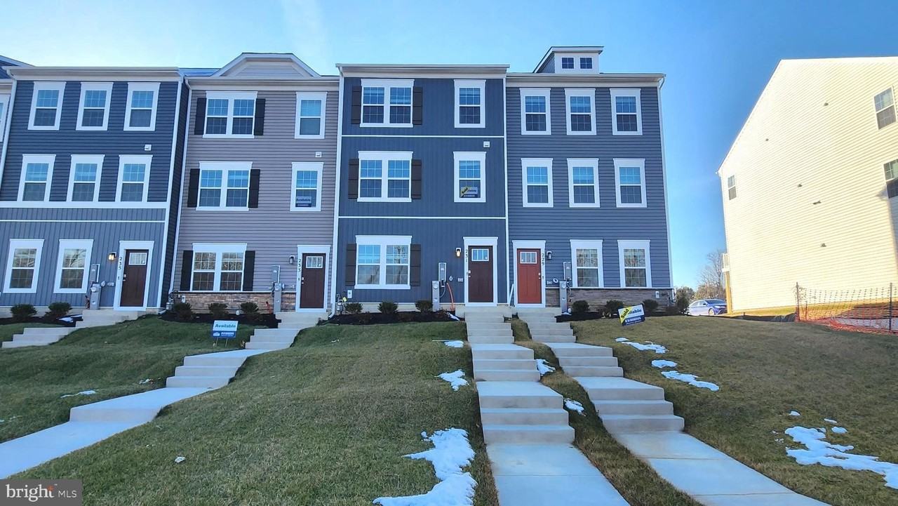 231 Joppa Farm Rd - Photo 2 of 25