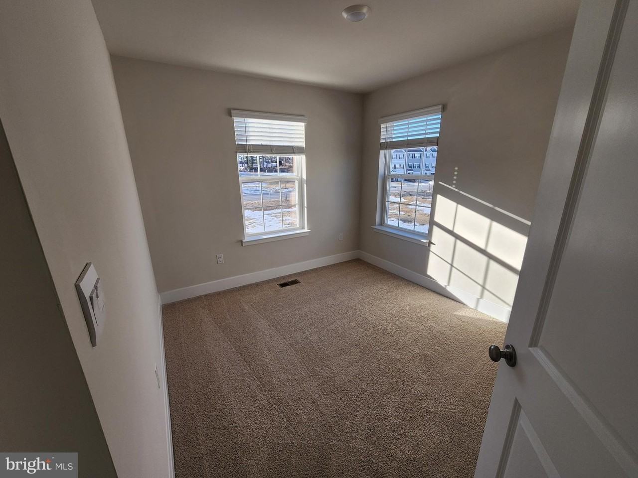 231 Joppa Farm Rd - Photo 5 of 25