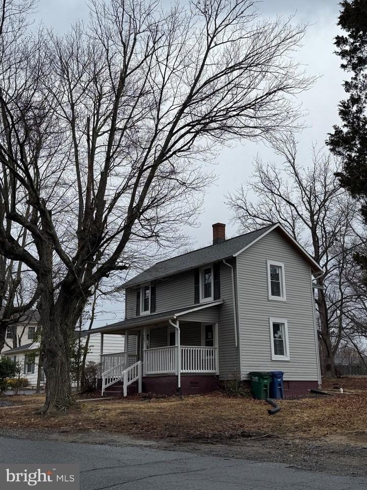 745 Schofield Avenue - Photo 3 of 28