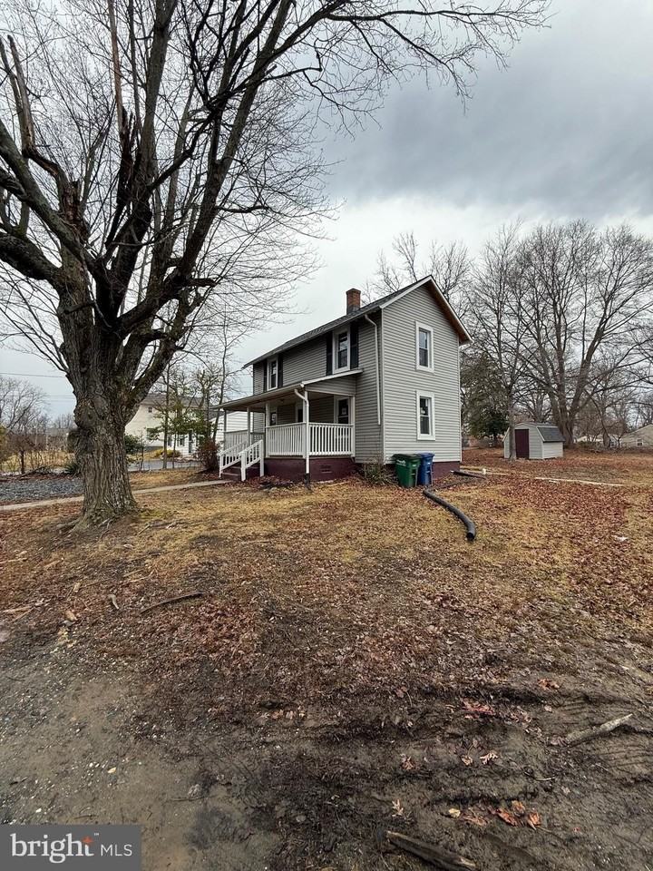 745 Schofield Avenue - Photo 5 of 28