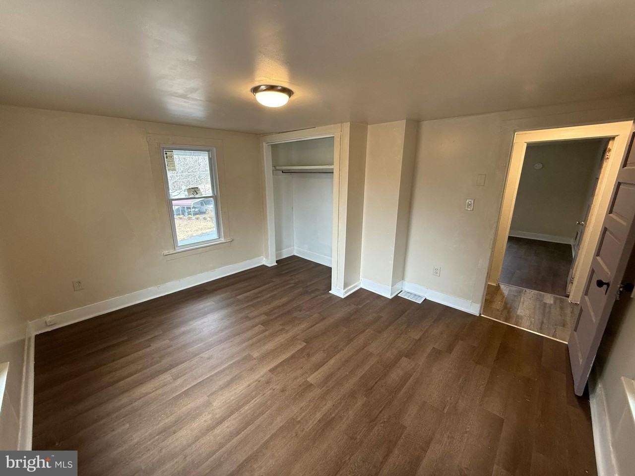 745 Schofield Avenue - Photo 7 of 28