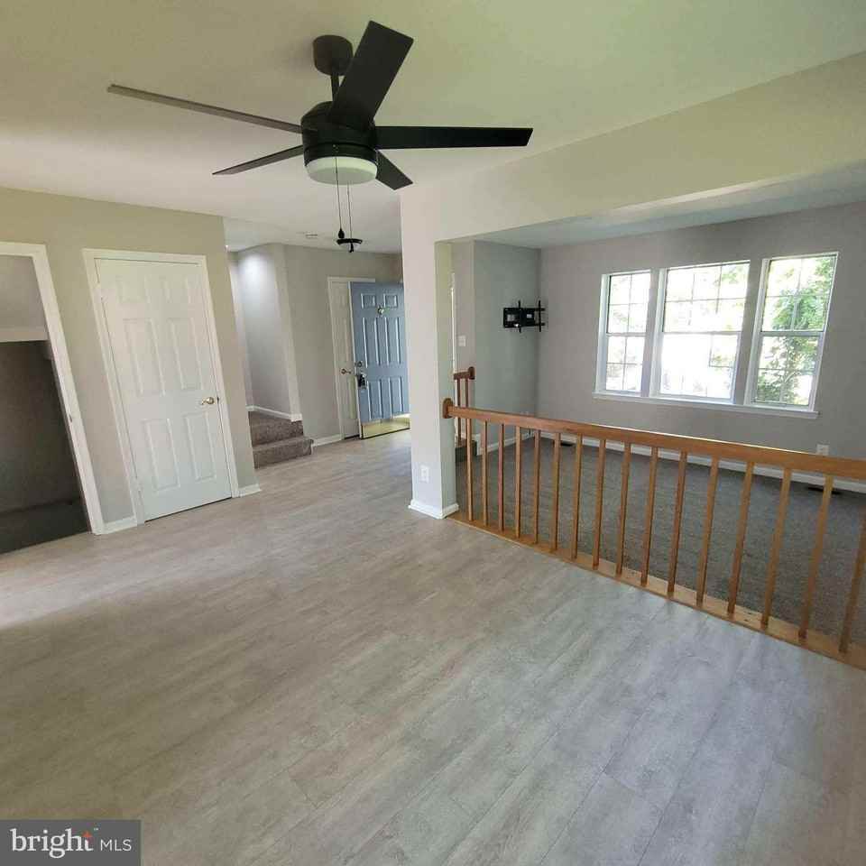 733 Orley Pl - Photo 7 of 37