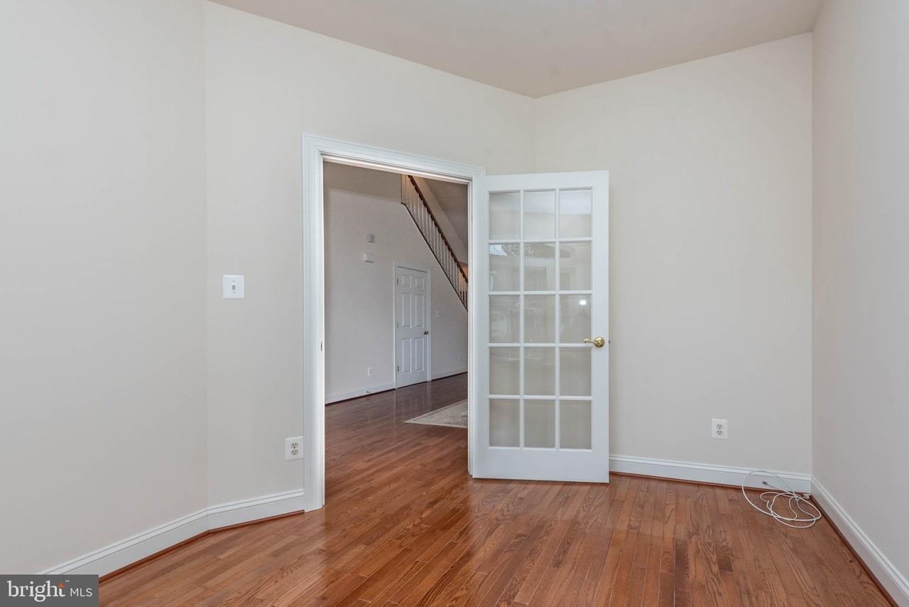 200 Smarty Jones Ter - Photo 2 of 50