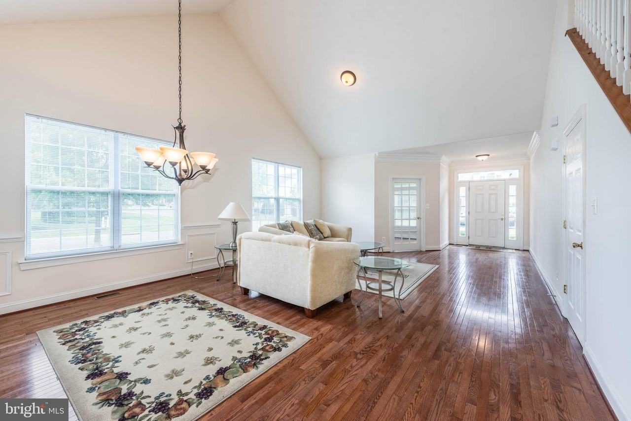 200 Smarty Jones Ter - Photo 3 of 50