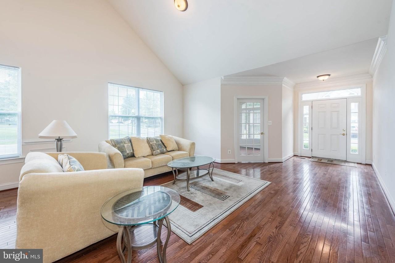 200 Smarty Jones Ter - Photo 4 of 50