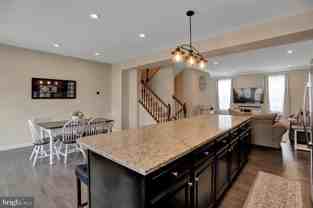 135 Sachem St - Photo 1 of 1