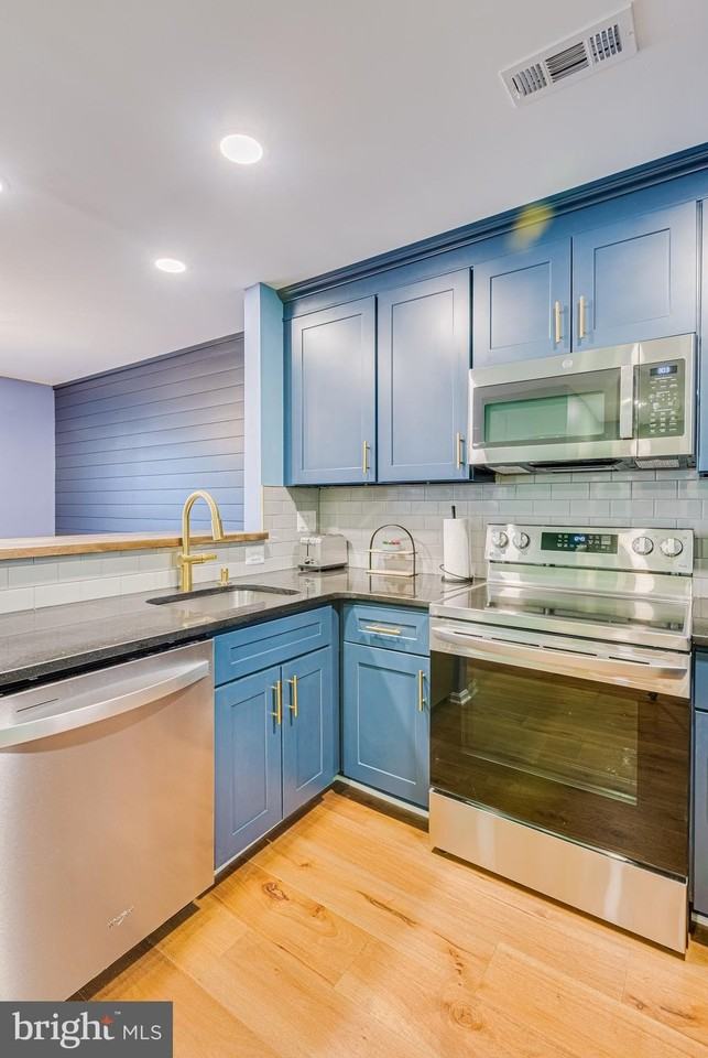 9180 Emersons Reach - Photo 6 of 42