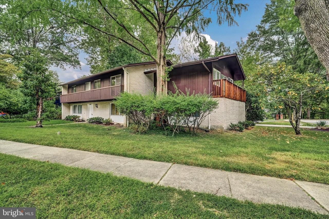 10112 Pasture Gate Lane - Photo 3 of 45