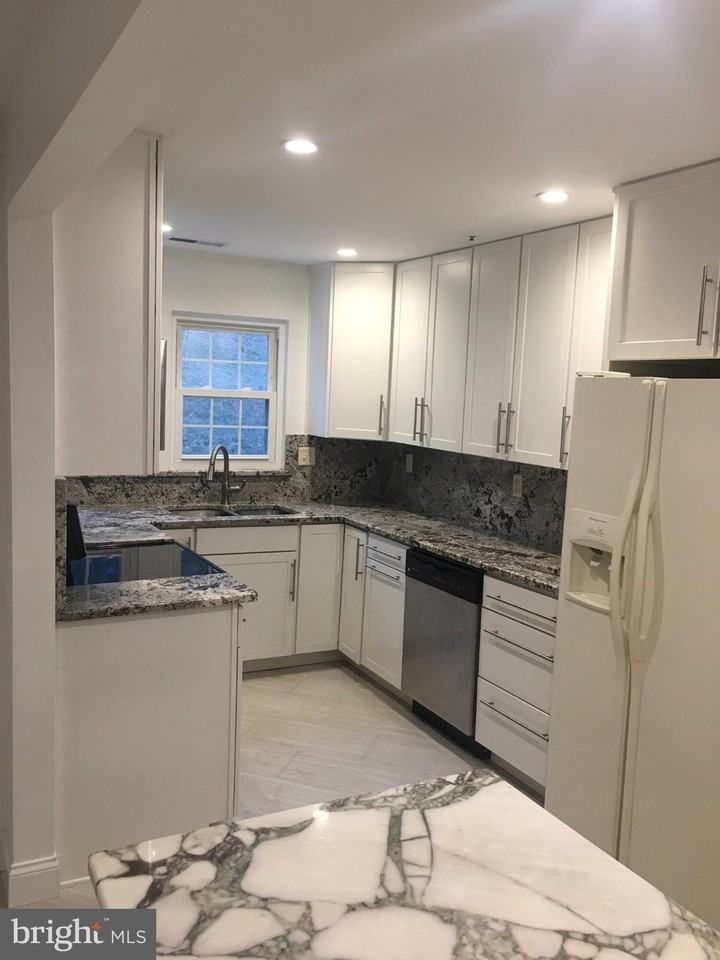 8390 Montgomery Run Rd #B - Photo 4 of 30