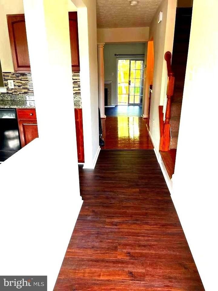 3269 Halcyon Ct - Photo 6 of 37