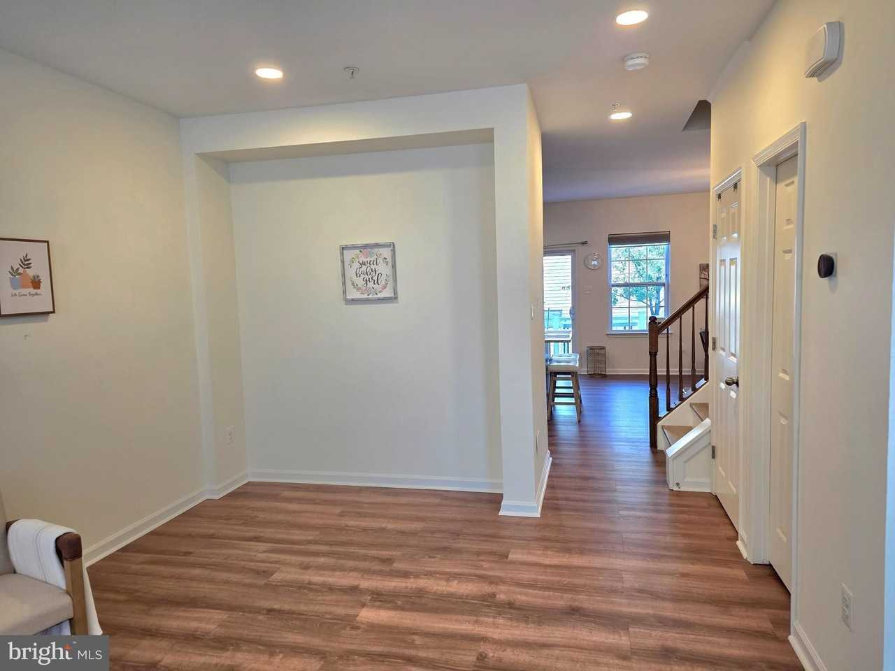 8245 Macintosh Court #61 - Photo 5 of 33