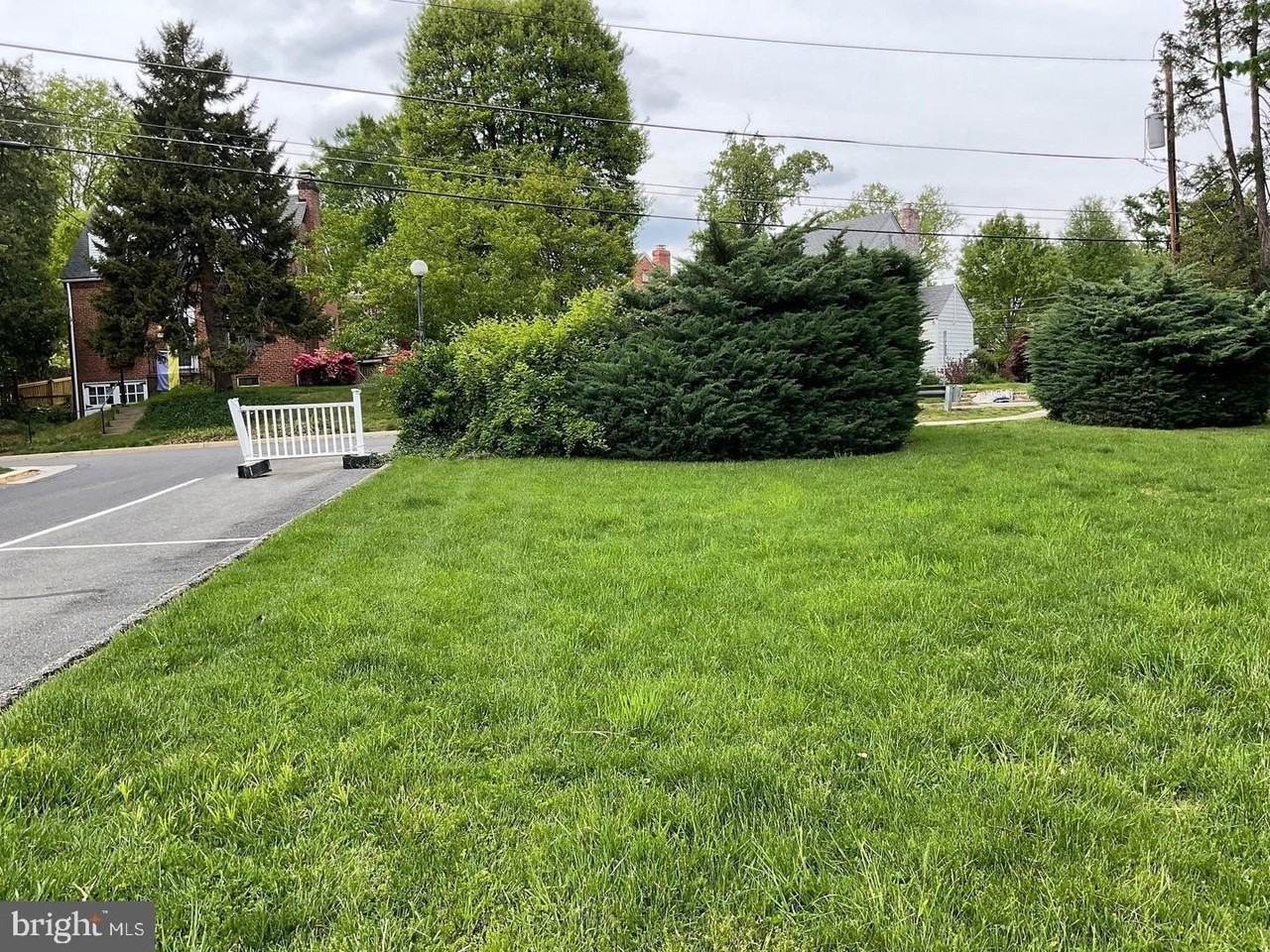 575 Thayer Ave Apt 404 #404 - Photo 2 of 26