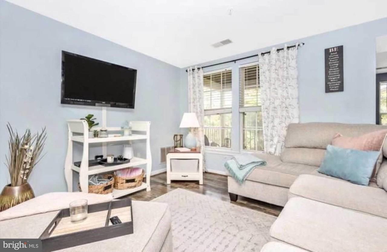 13105 Briarcliff Ter Apt 1104 #1104 - Photo 5 of 12