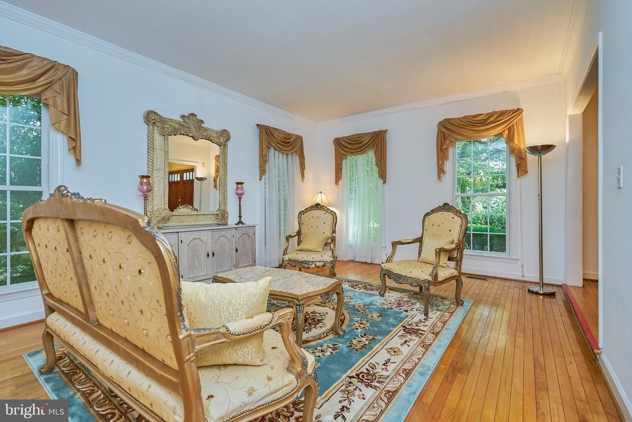 2 Royal Dominion Court - Photo 5 of 30