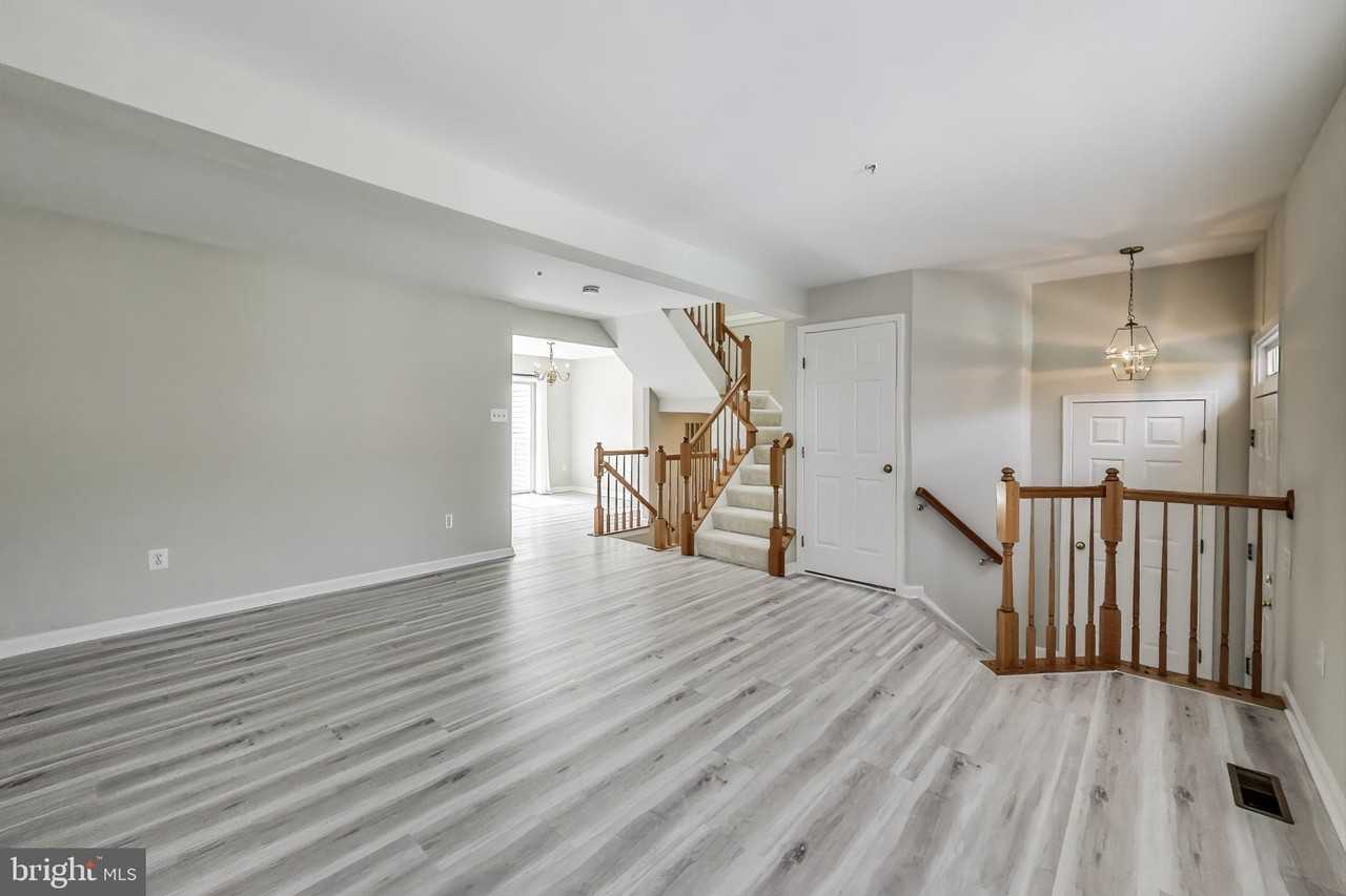 13504 Hayworth Dr - Photo 5 of 31