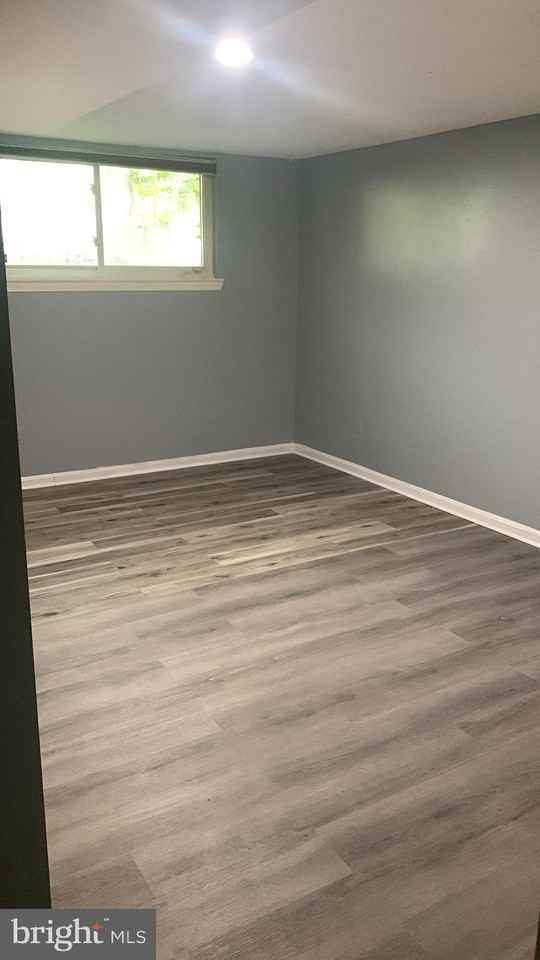 11823 Falls Rd - Photo 6 of 8