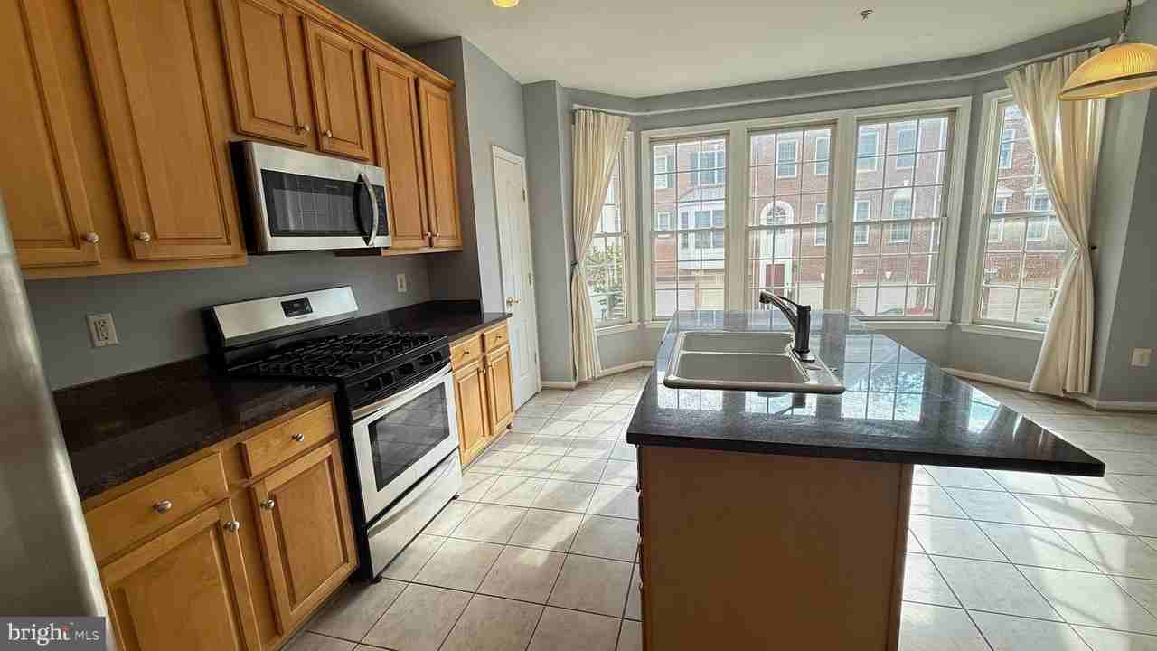 11904 Castlegate Ct Unit 46 #46 - Photo 5 of 31