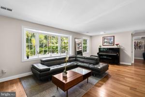 featured image of 5801 Devonshire Dr