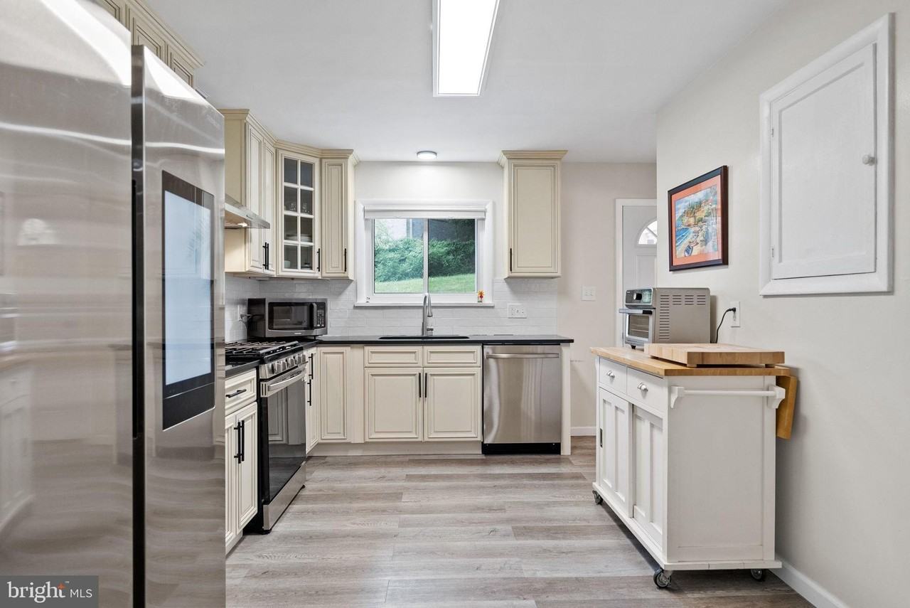 7409 Aspen Avenue - Photo 4 of 50