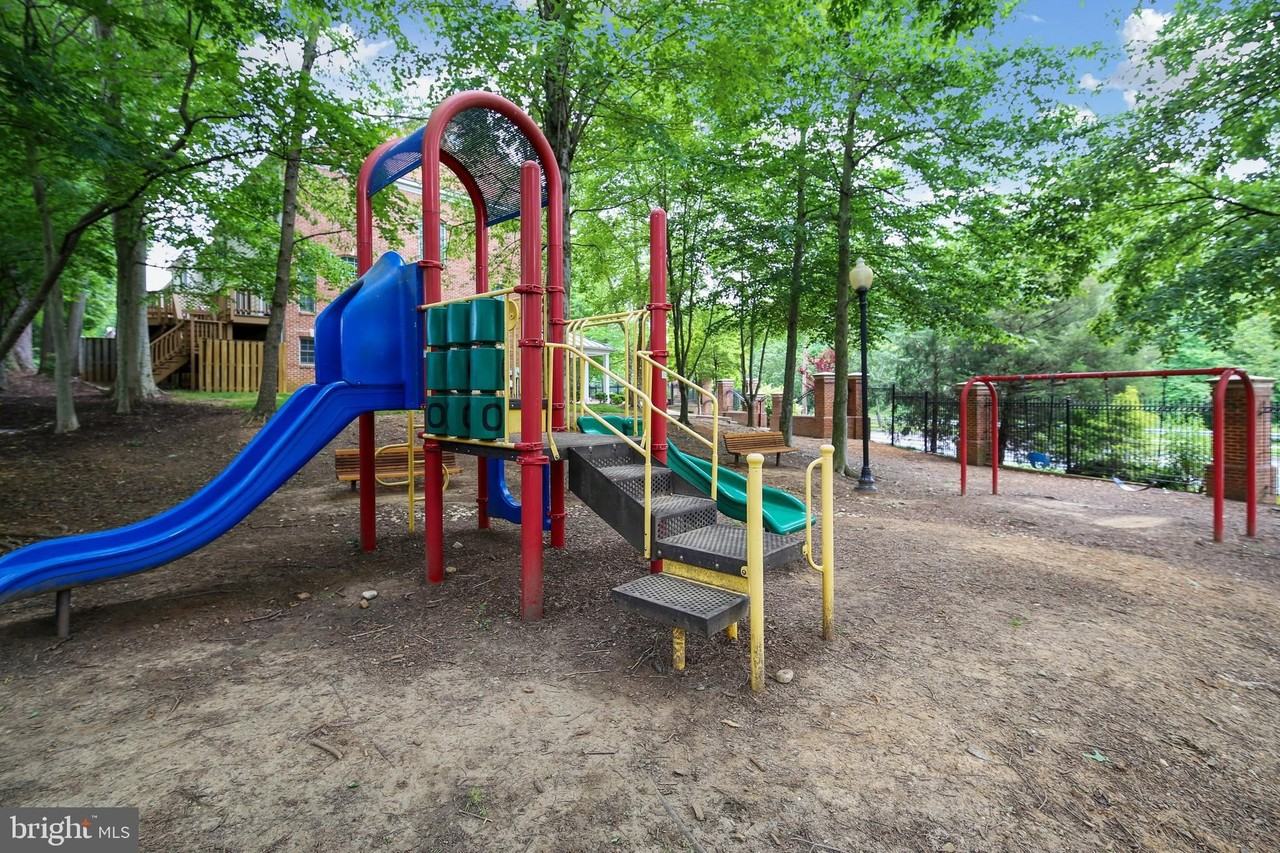 10555 Tuckerman Heights Circle - Photo 3 of 50