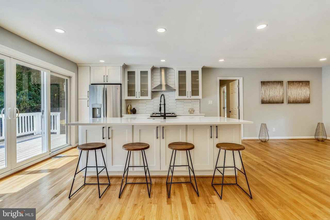 6408 81st St - Photo 5 of 40