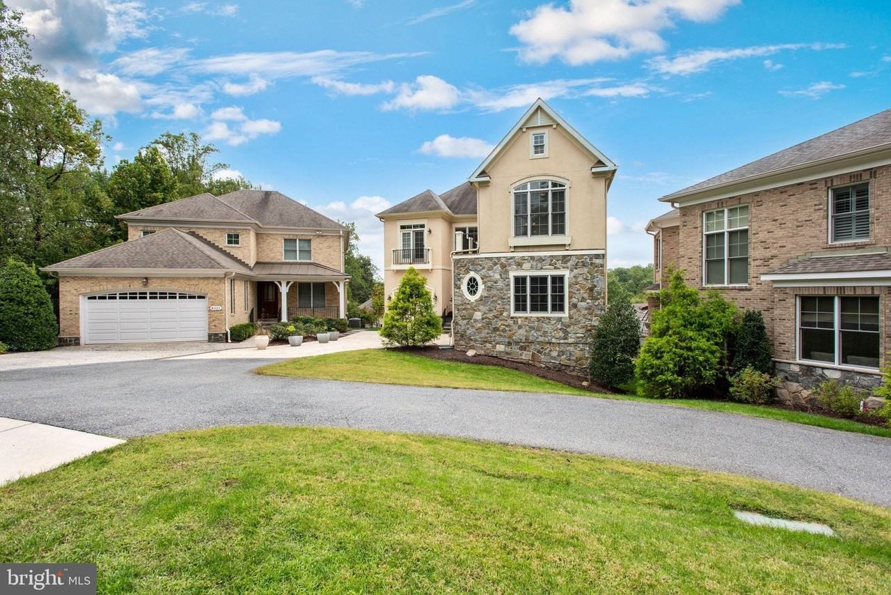 8319 Quarry Manor Ter - Photo 2 of 50